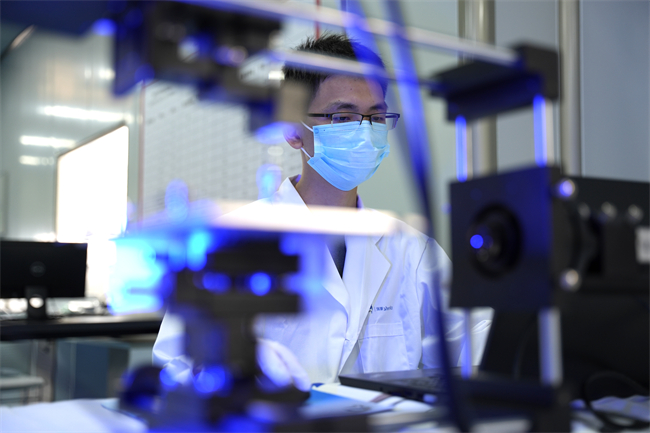 ���������������Գ����Ƽ�Ϊ���ģ����������������·�չ